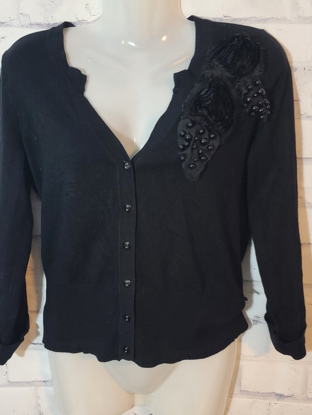 Black Knit V-Neck Button-Front Cardigan Sweater M Floral Beaded Applique